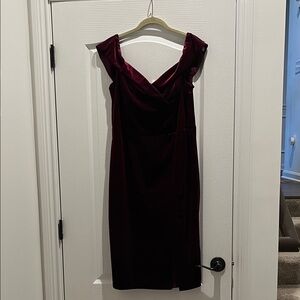 Elegant Burgundy Off-Shoulder Midi Dress